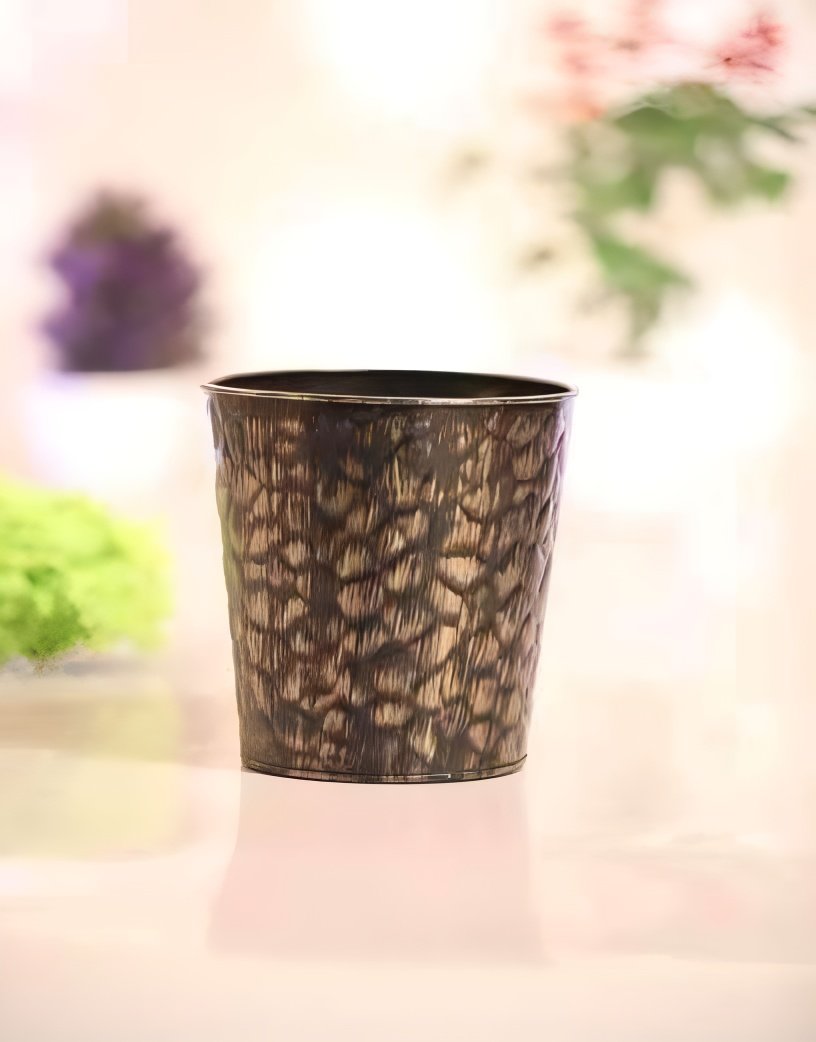 Iron Pot in Stone Texture Finish