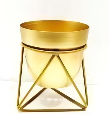 Geometric prism style metal planters