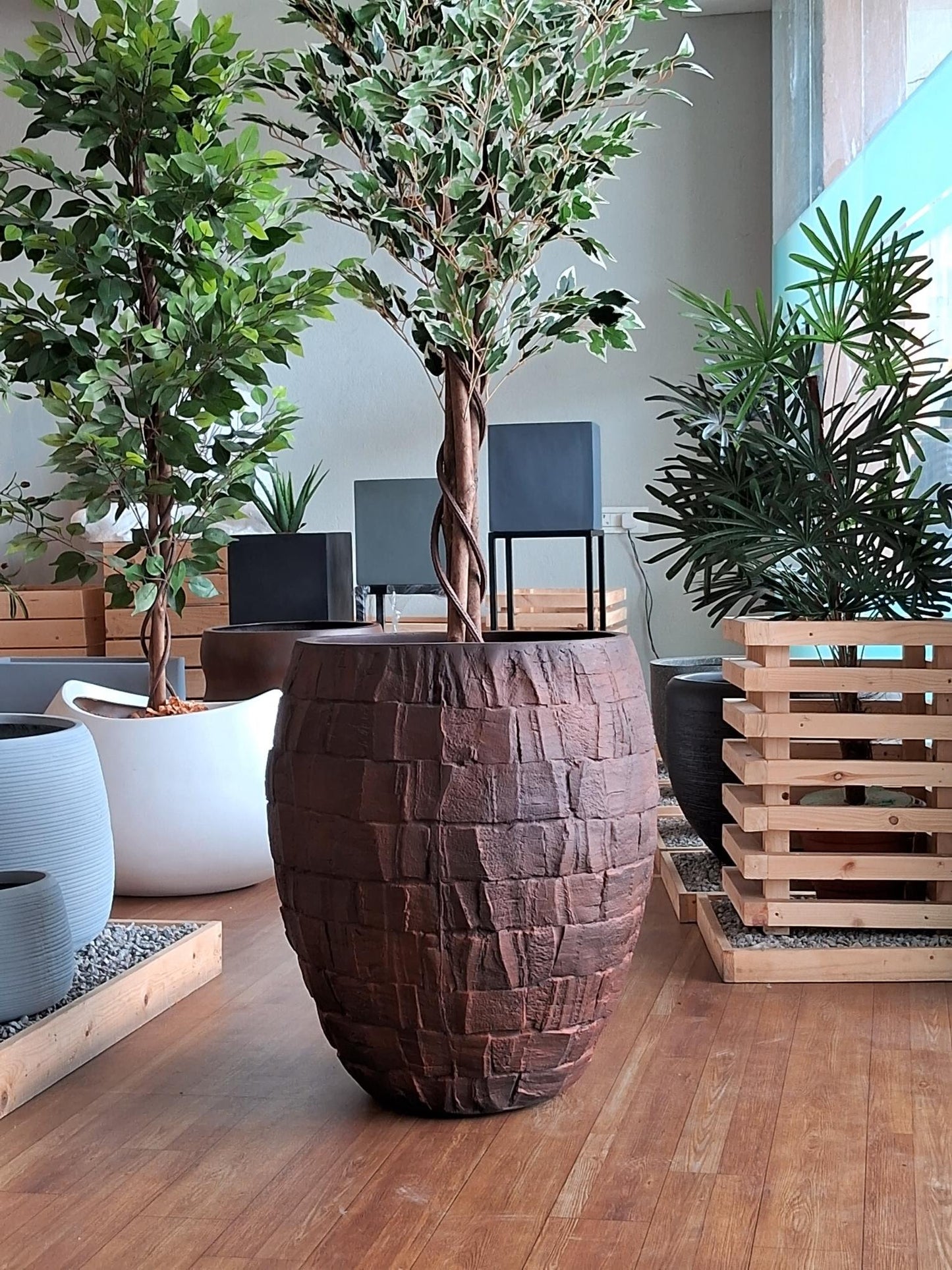 VISMITA Barrel-Shaped FRP Planter – Premium Fiberglass Design for Modern Spaces