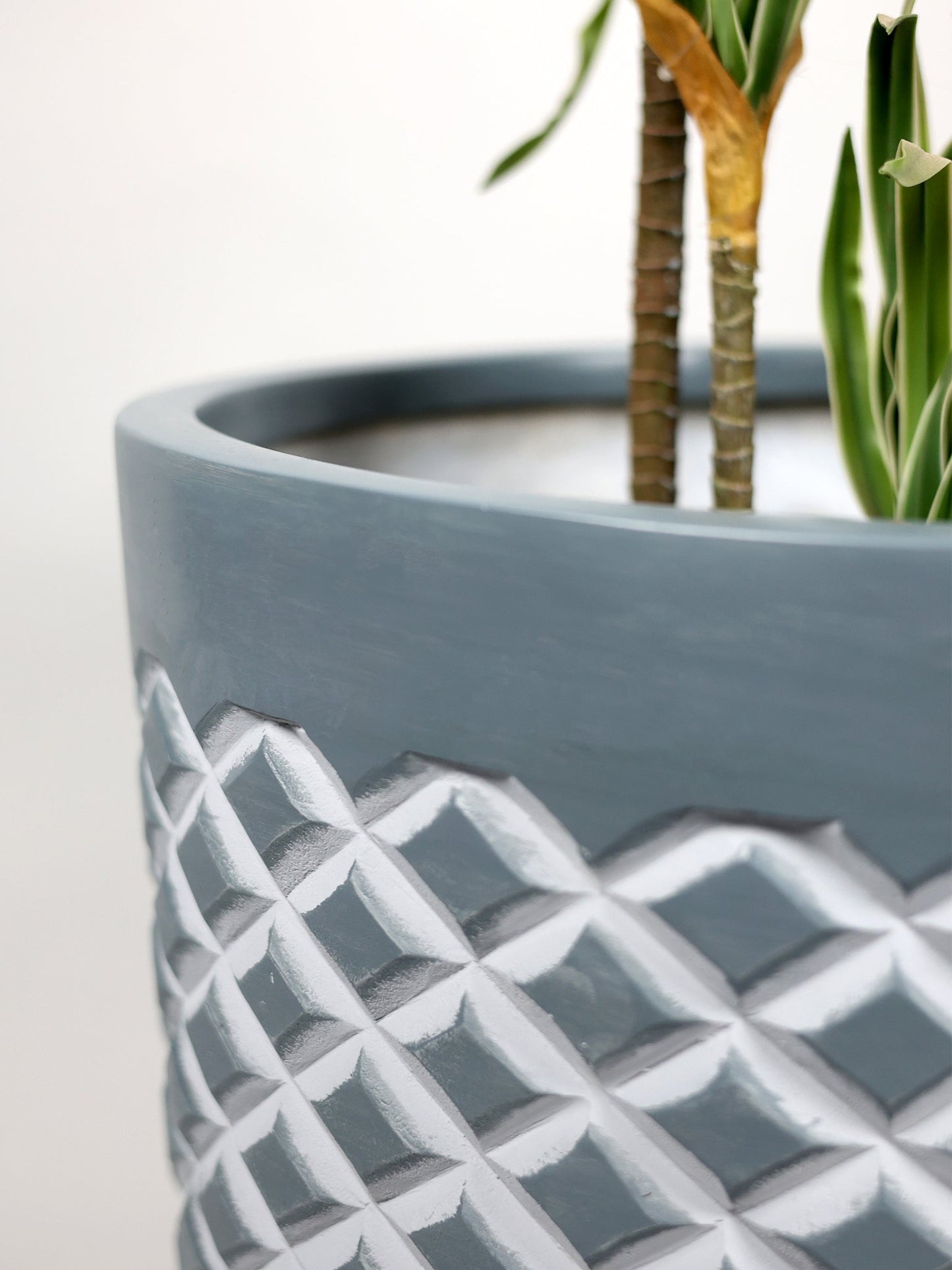 Vanila Grey Diamond Texture Fiberglass Planter