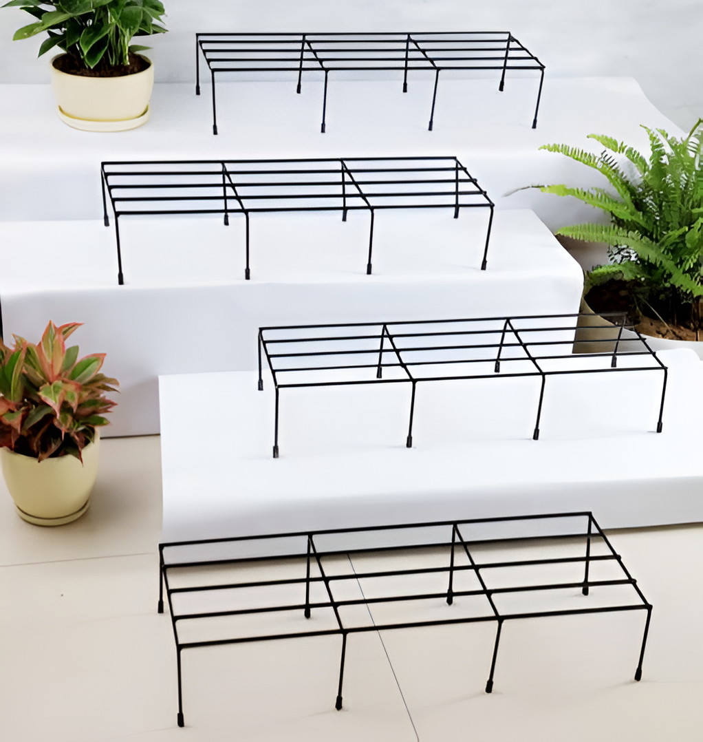 Single Tier Flat Iron Plant Stand – Basic Wireframe Display