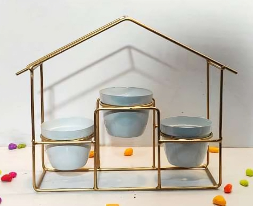 Large House Planter Stand with 3 Pots – Gold Frame