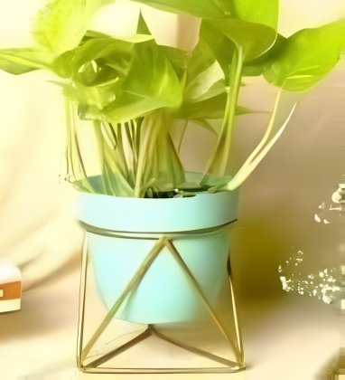 Geometric prism style metal planters