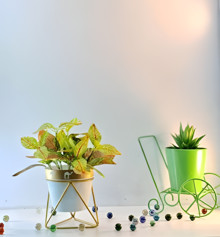 Decorative Camel Print Pot with Stand