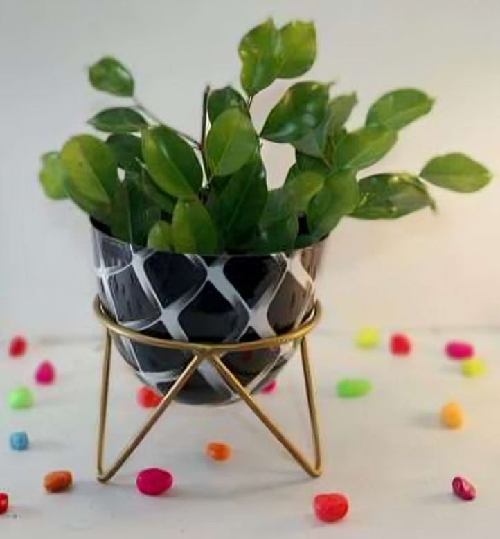 Round Metal Planter with Triangular Stand – Medium Size