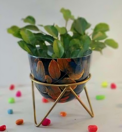 Round Metal Planter with Triangular Stand – Medium Size