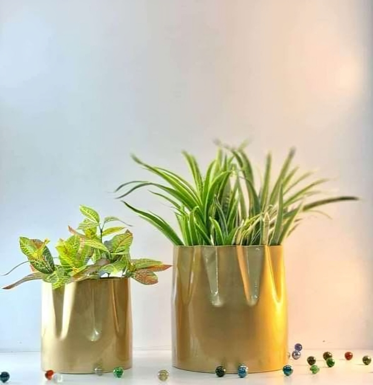 Glossy Cylindrical Metal Planter Set