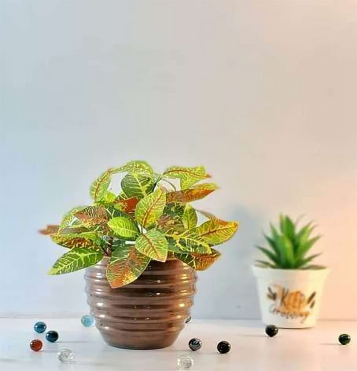 Striped Round Metal Planter – Glossy Finish