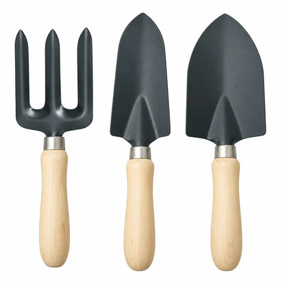 Wooden Handle Gardening Tools – 3 Piece Set