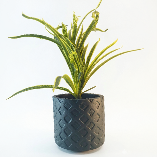 Diamond Lattice Terracotta Planter