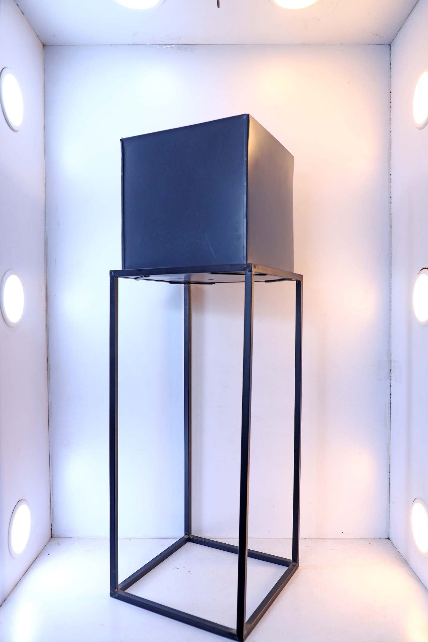 Square Planters on Metal Stands – Set of 2 Stylish Indoor Planters