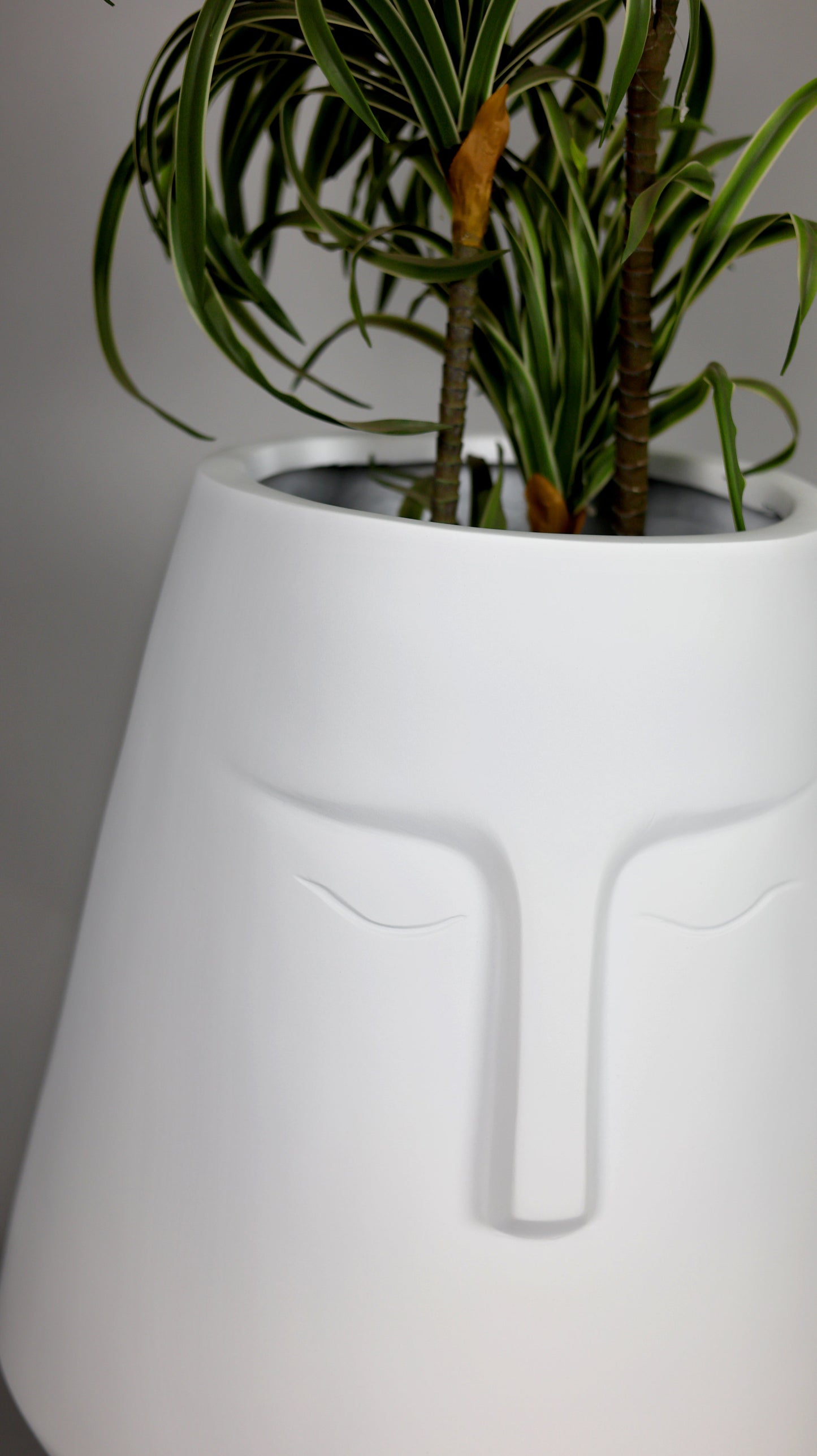 E-Pot - A White Fiberglass Planter