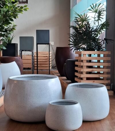 DAHLIA Round FRP Planter – Speckled Light Gray Premium Design