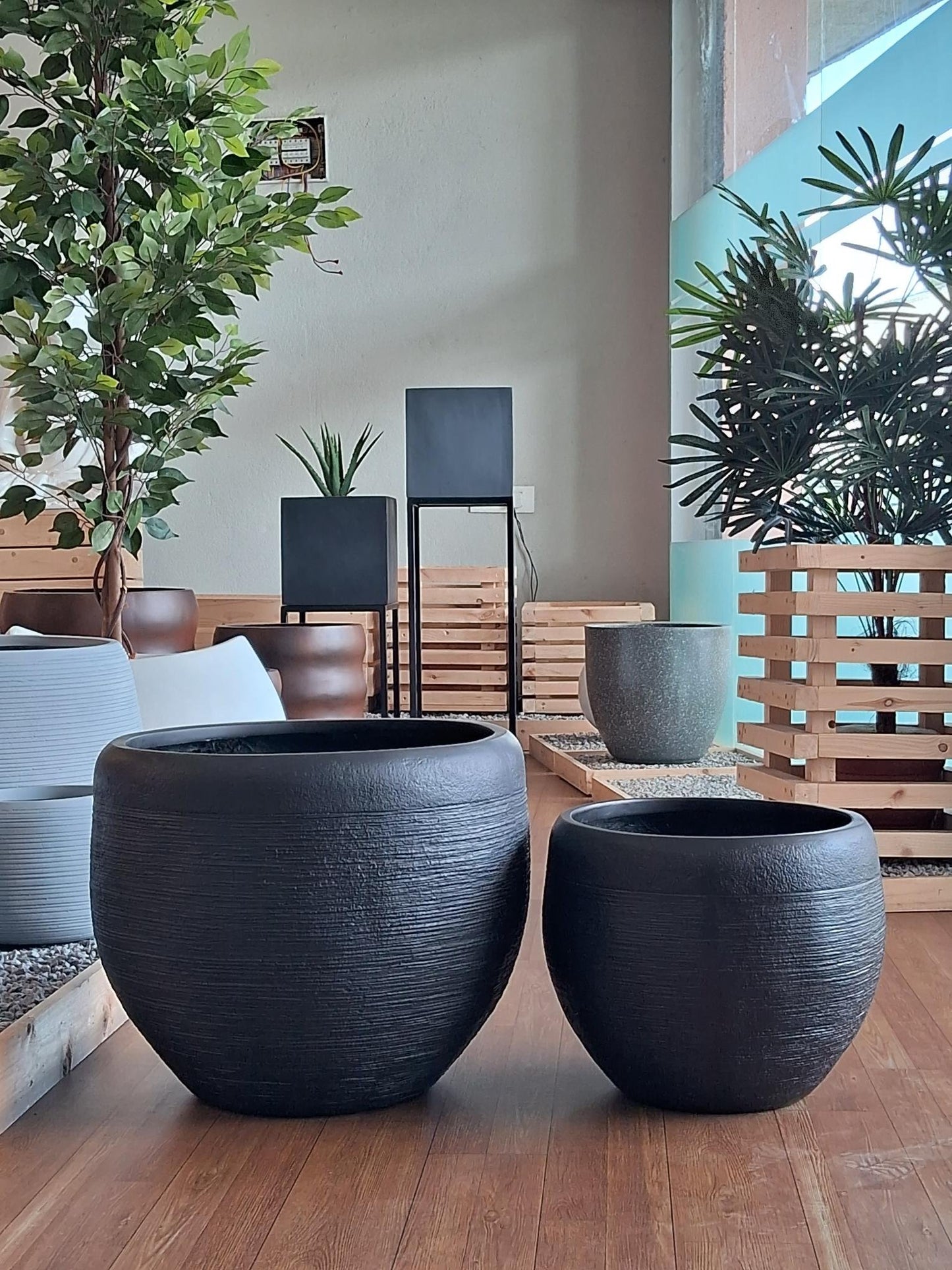 SOBRE Gray Round FRP Planter – Stylish Durable Design for Every Space