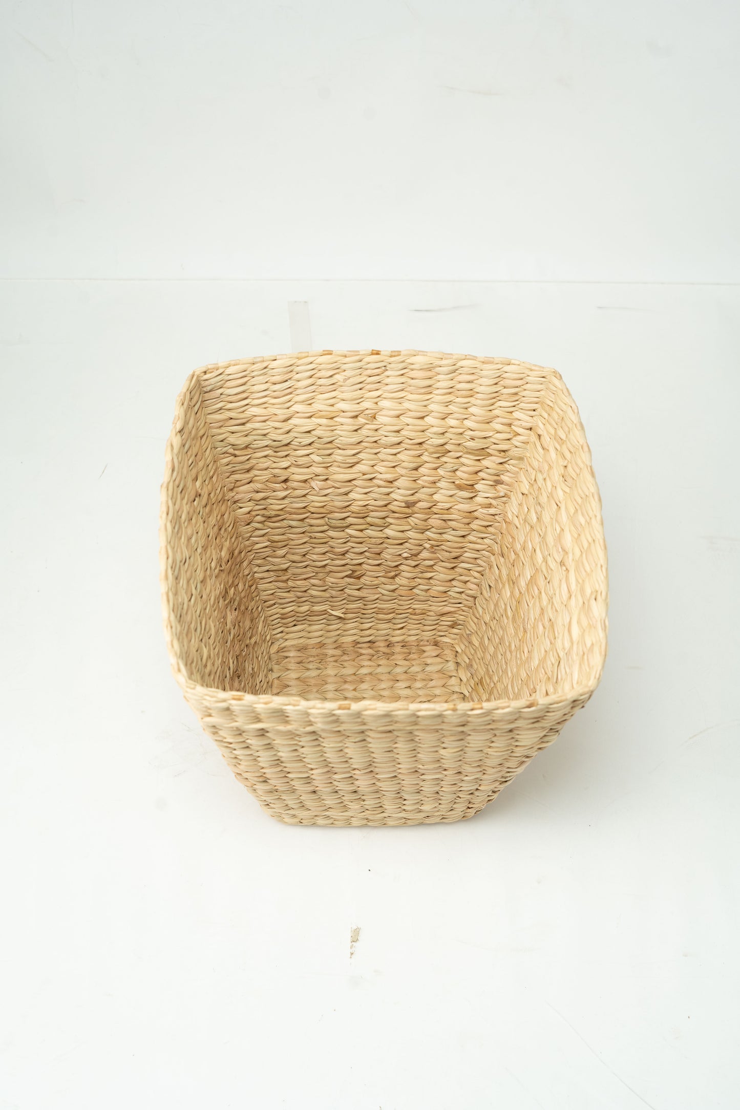 Square Tapered Natural Straw Dust Bin