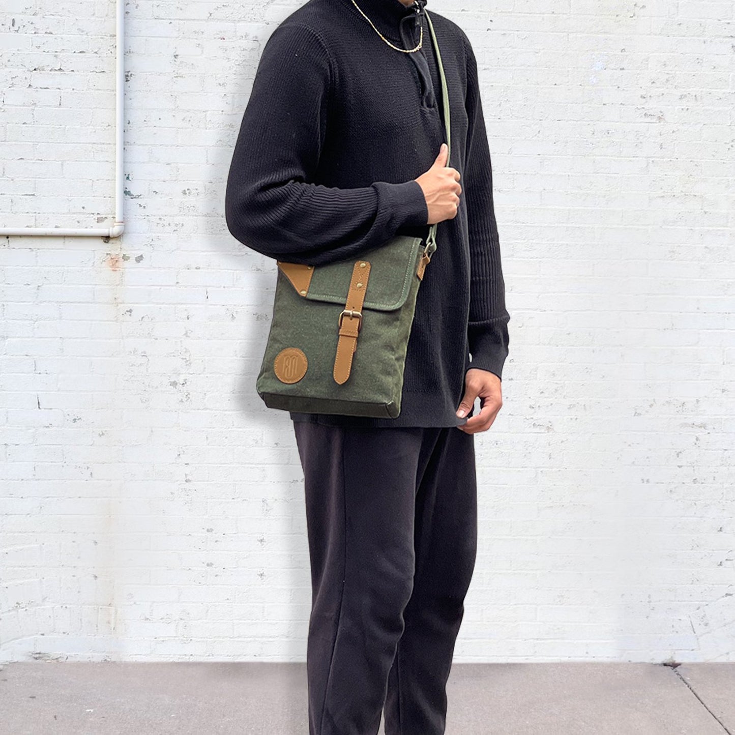 Delta Crossbody Messenger Slingbag For Men And Women  Delta Crossbody Messenger Slingbag For Men And Women